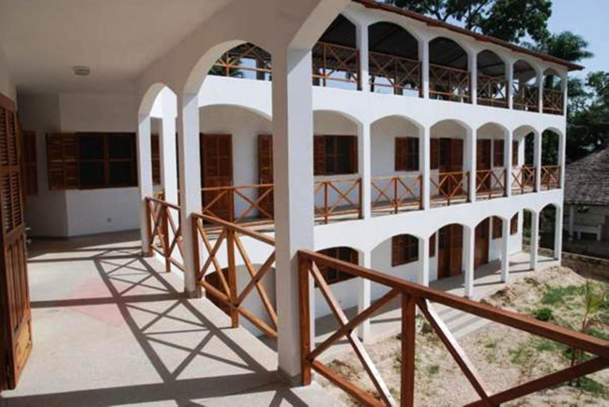 Casa Motel Ziguinchor Buitenkant foto