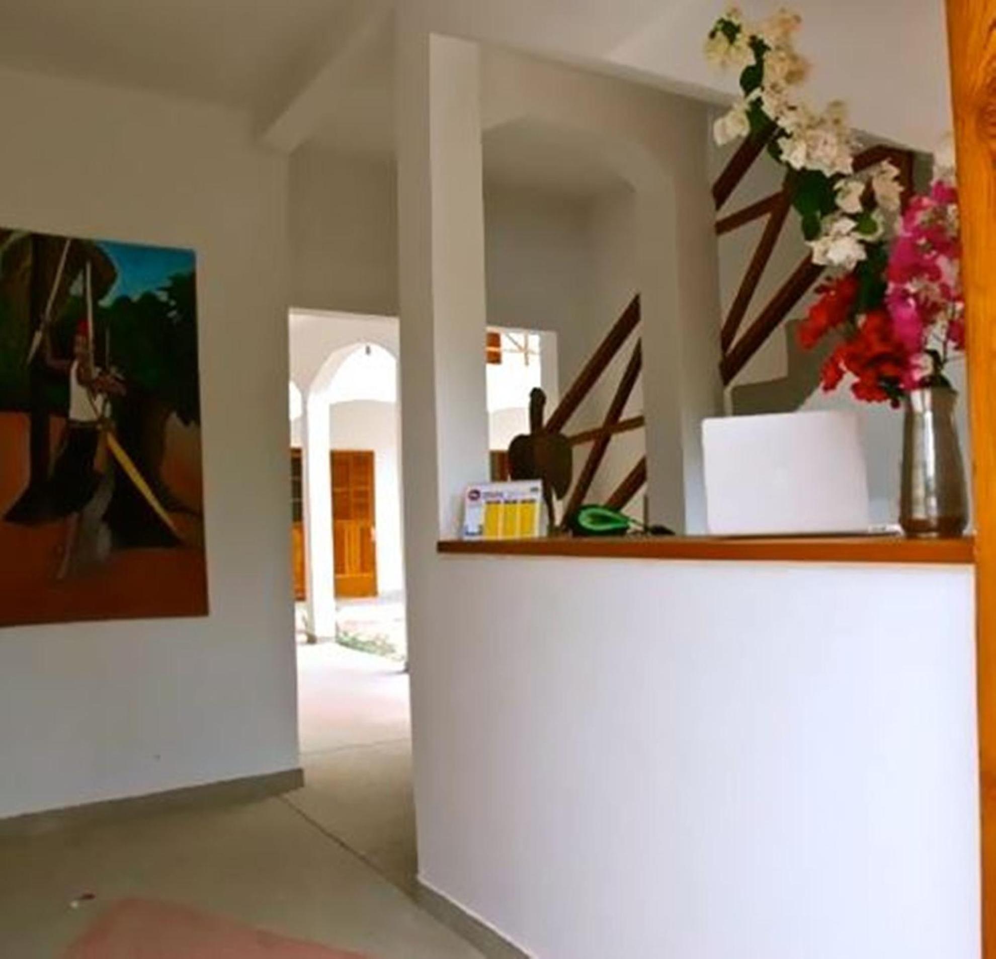 Casa Motel Ziguinchor Buitenkant foto